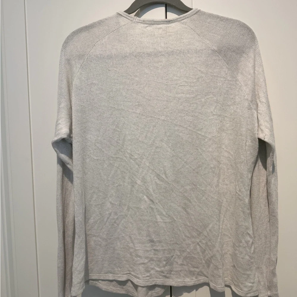 Josh Brown For Keeps VNeck One Size - Picture 4 of 4